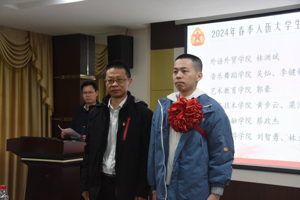 6cf466246e2e72a6230db2495d9ec5c